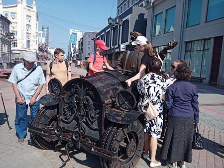 Прогулки по Екатеринбургу с тифлокомментированием